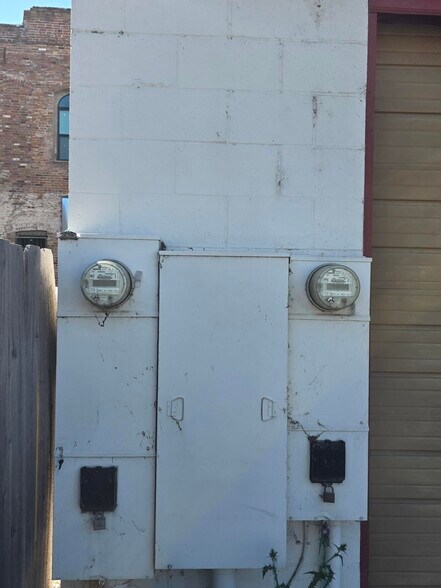 More Photos Of 317 D St, Marysville Storefront Retail Office For Sale