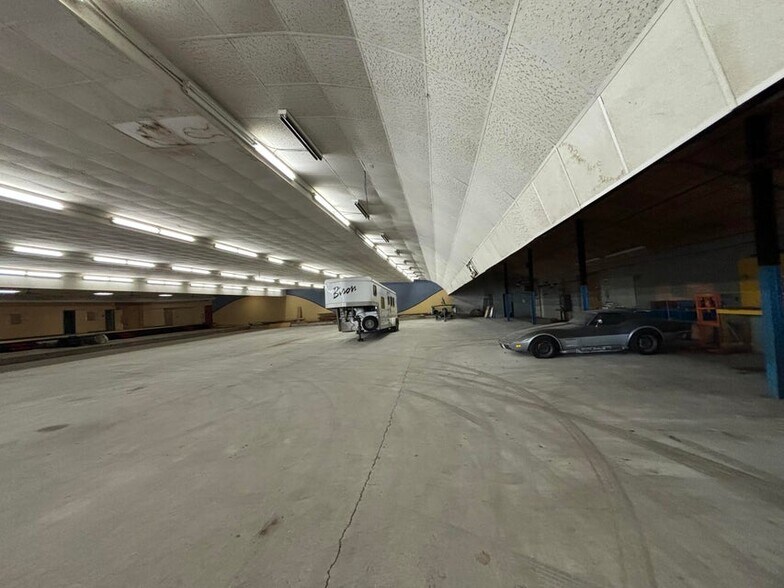 More Photos Of 2305 M 139, Benton Harbor Bowling Alley For Lease