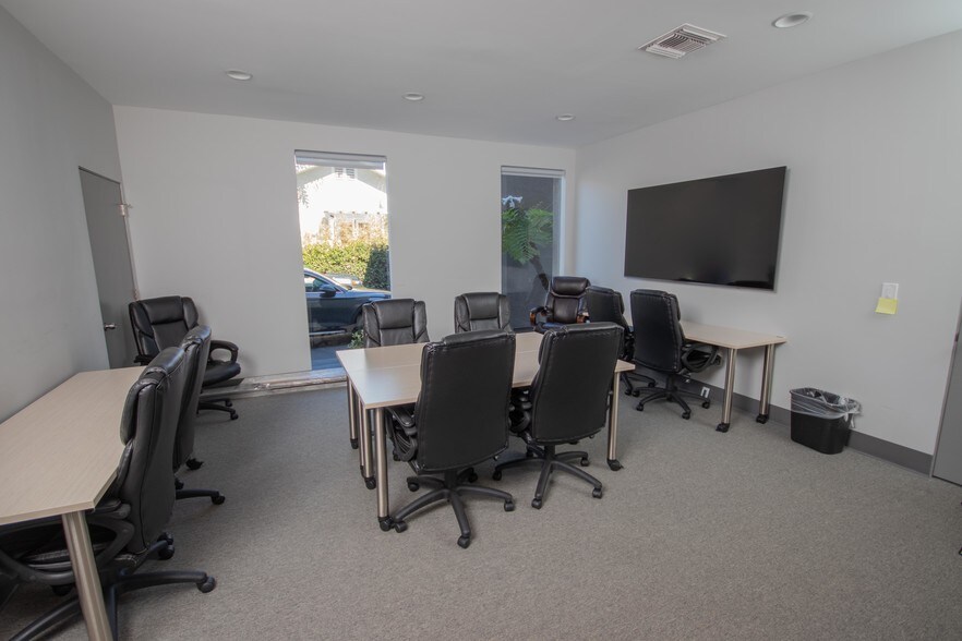 More Photos Of 4105 E Broadway, Long Beach Office For Lease