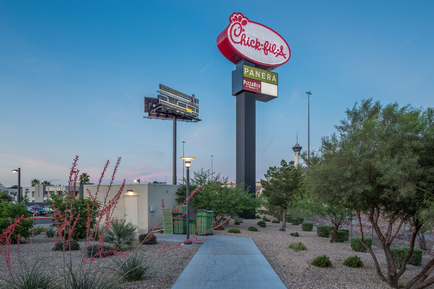 More Photos Of 2400 S Rancho Dr, Las Vegas Freestanding For Lease