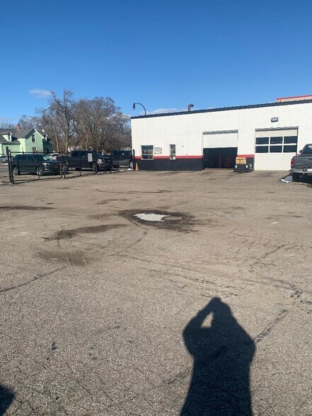More Photos Of 36125 Ford Rd, Westland Auto Repair For Sale