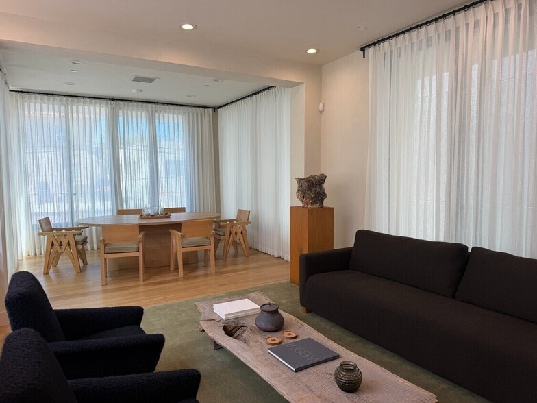 More Photos Of 145 S Rodeo Dr, Beverly Hills Storefront Retail Office For Lease