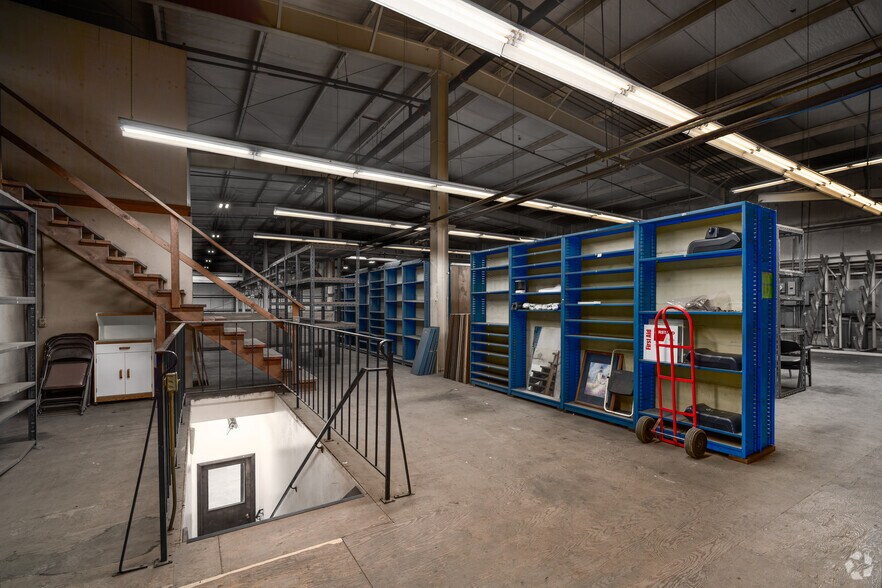 More Photos Of 6455 NE Columbia Blvd, Portland Warehouse For Lease