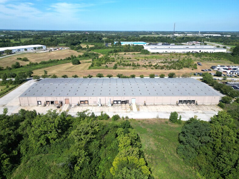 More Photos Of 1506-1518 Industrial Park Dr, Maysville Warehouse For Sale