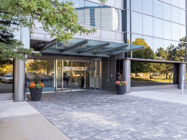 More Photos Of 600 Cochrane Dr, Markham Office For Lease