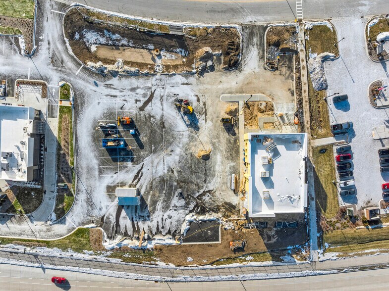 More Photos Of 1295 Olympia Fields Dr, Oconomowoc Restaurant For Sale