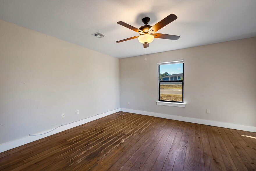 More Photos Of 3419 Hunter Rd, San Marcos Unknown For Lease