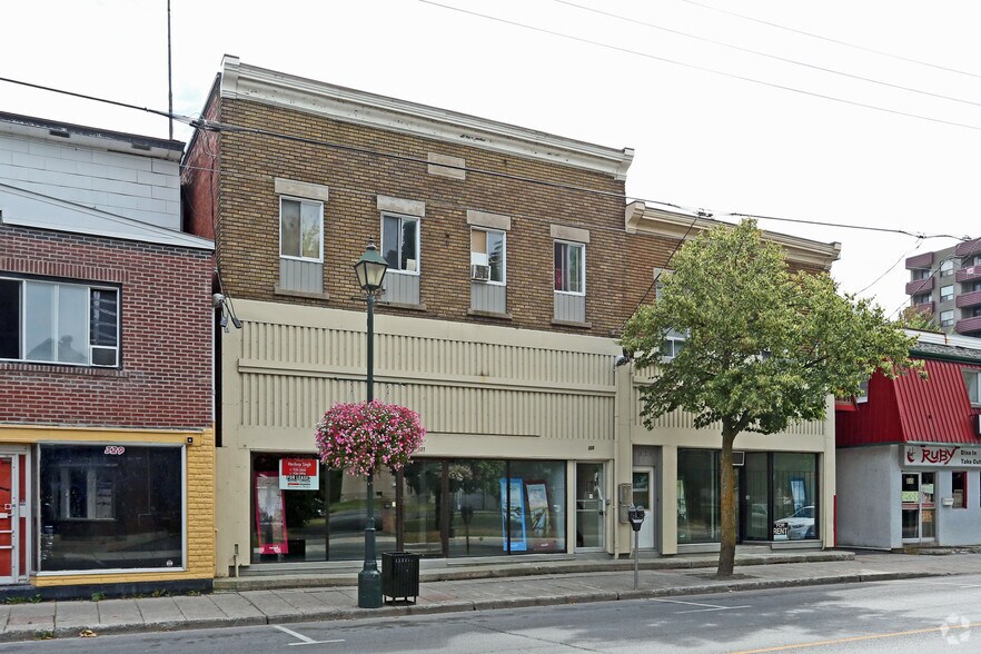 More Photos Of 319-327 Montreal Rd, Cornwall Storefront Retail Residential For Lease
