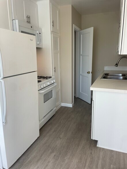 More Photos Of 215-221 20th St, San Diego Apartments For Sale