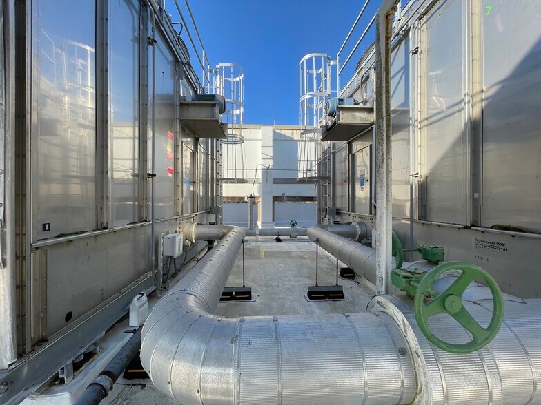 More Photos Of 1 Energy Pl, Pensacola Office For Sale