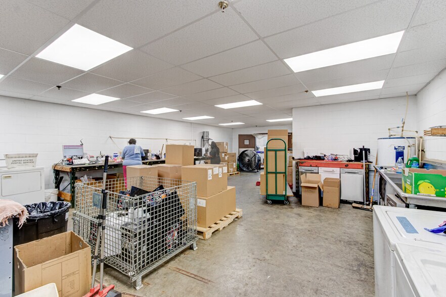 More Photos Of 1634 Olive Rd, Augusta Distribution For Sale