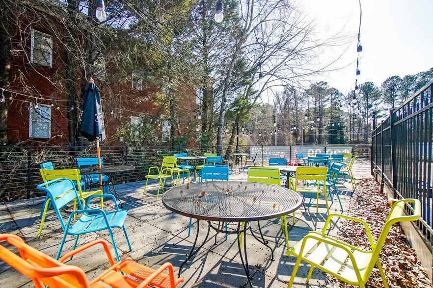 More Photos Of 1550 Oglethorpe Ave, Athens Freestanding For Sale