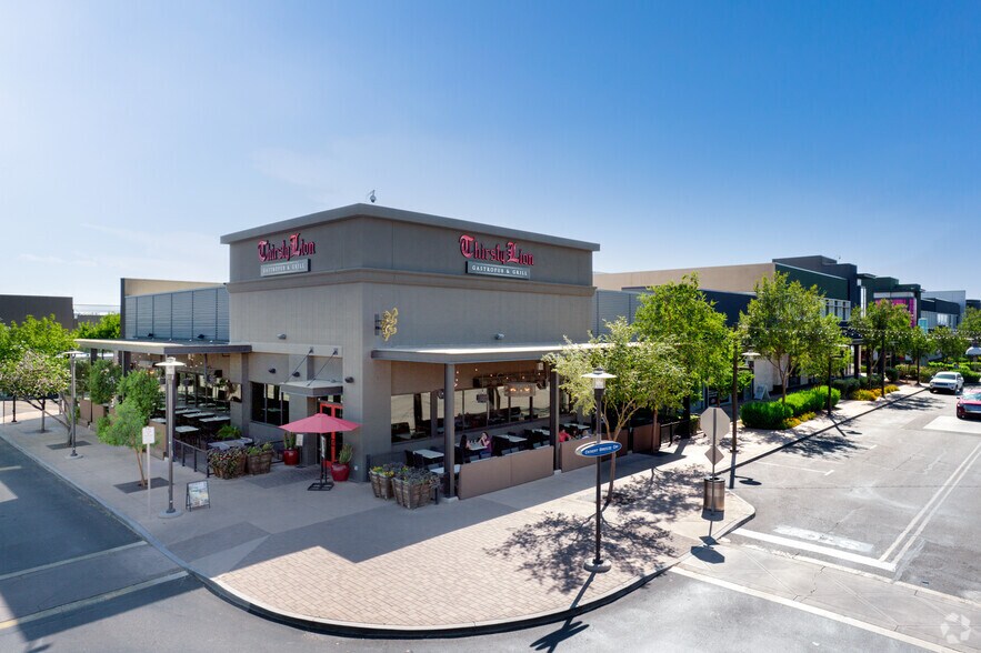 More Photos Of 2716-2810 S Market St, Gilbert Unknown For Lease