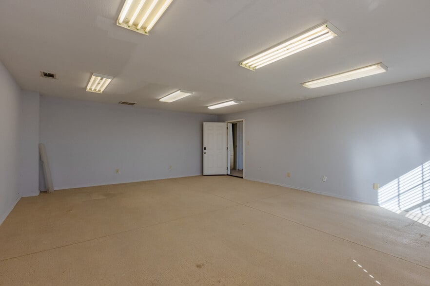 More Photos Of 9604 W County Road 152, Midland Warehouse For Sale