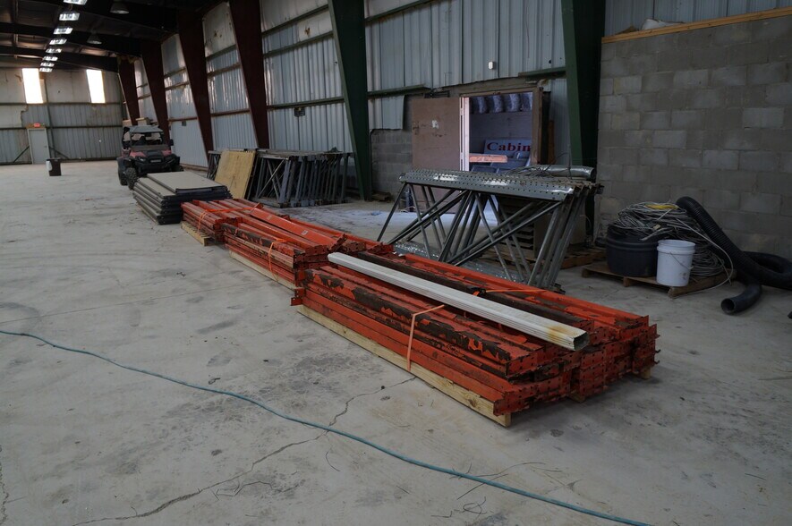 More Photos Of 969 Ohio Pike, Cincinnati Flex For Sale