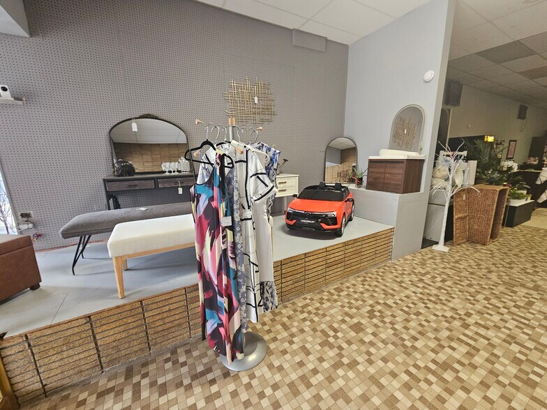 More Photos Of 926-928 W Hamilton St, Allentown Storefront Retail Office For Sale