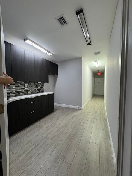 More Photos Of 7555-7575 W 2nd Ct, Hialeah Warehouse For Sale