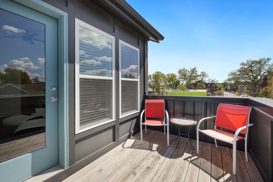 More Photos Of 437 SW B St, Bentonville Apartments For Lease