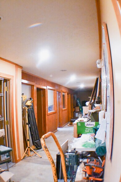 More Photos Of 3000 S 1st St, Clinton Manufacturing For Sale