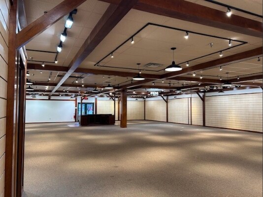 More Photos Of 8740 Montgomery Rd, Cincinnati Unknown For Lease