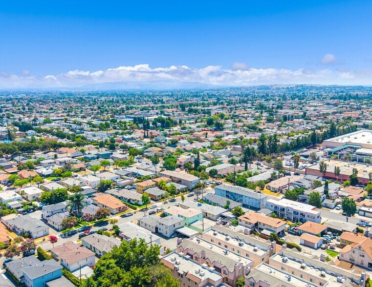 More Photos Of 221 S Bushnell Ave, Alhambra Multifamily For Sale