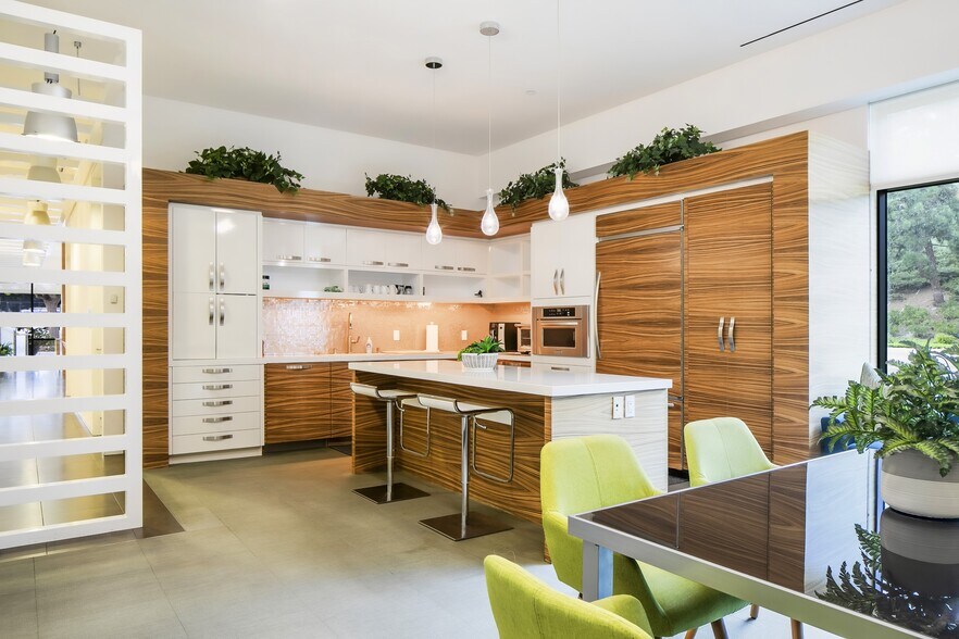 More Photos Of 23 Brookline, Aliso Viejo Warehouse For Sale