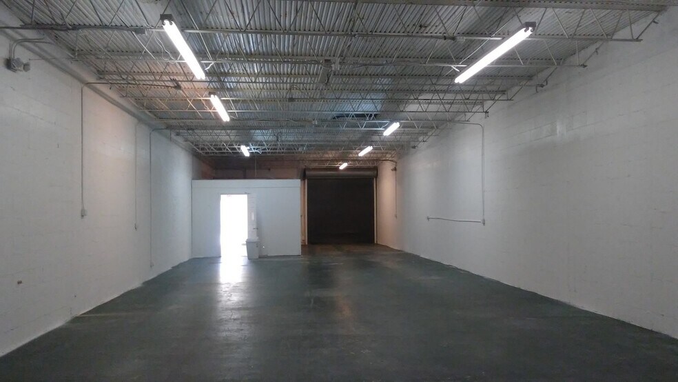 More Photos Of 4028-4030 NE 6th Ave, Oakland Park Warehouse For Lease