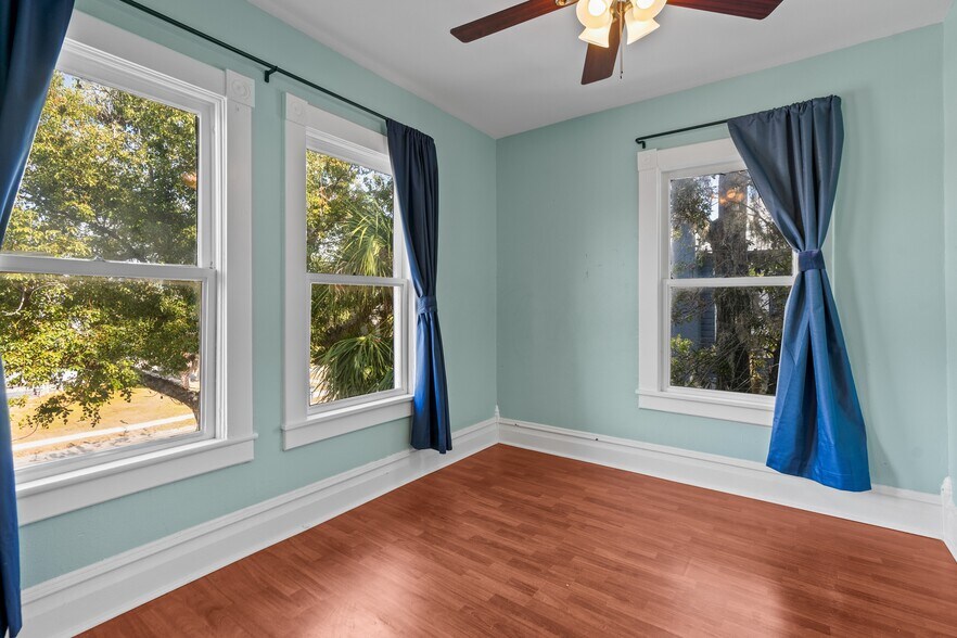 More Photos Of 312 E Tarpon Ave, Tarpon Springs Medical For Sale