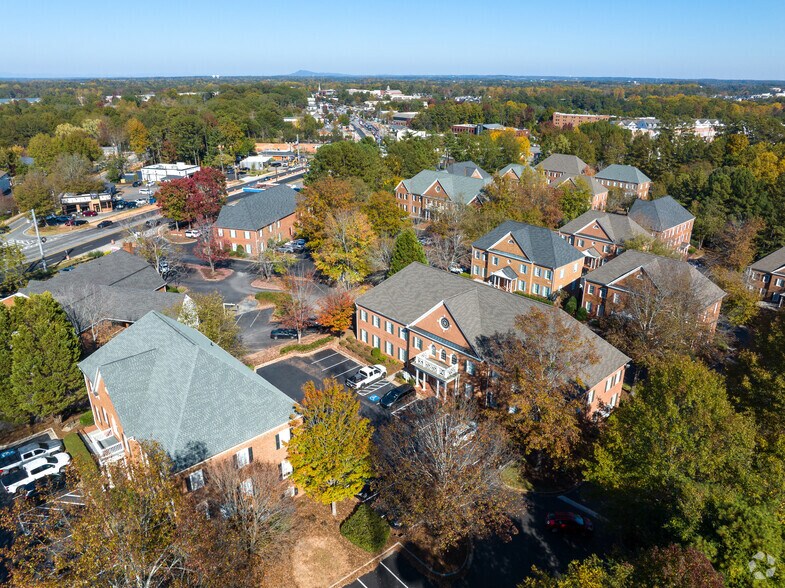 More Photos Of 284 S Main St, Alpharetta Unknown For Lease