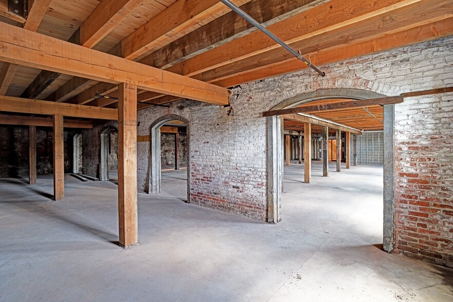 More Photos Of 21 Clark St, Trenton Unknown For Lease