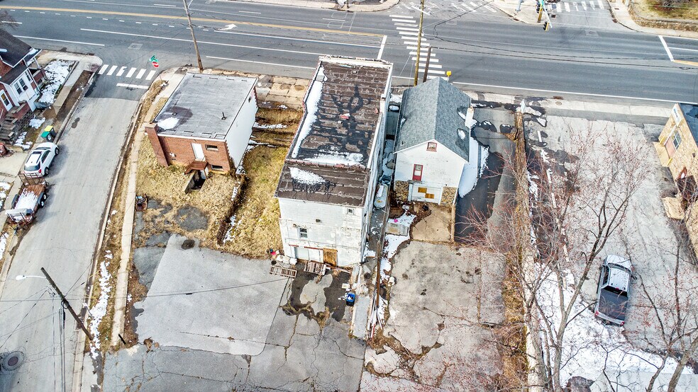 Primary Photo Of 16 S Maryland Ave, Wilmington General Retail For Sale