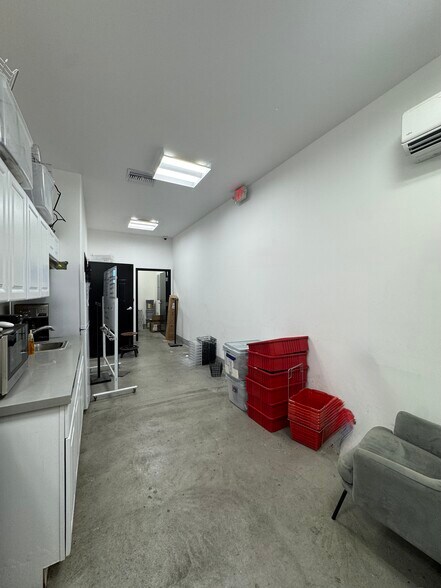 More Photos Of 1894 E Hobsonway, Blythe Fast Food For Sale