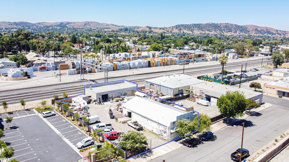 Primary Photo Of 450 W Commercial St, Pomona Manufacturing For Sale