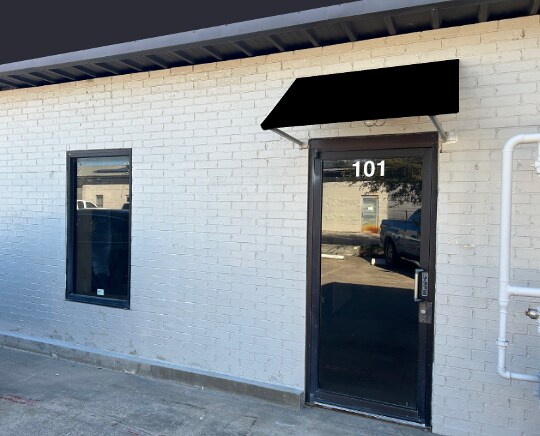 More Photos Of 2529 Merrell Rd, Dallas Light Distribution For Lease