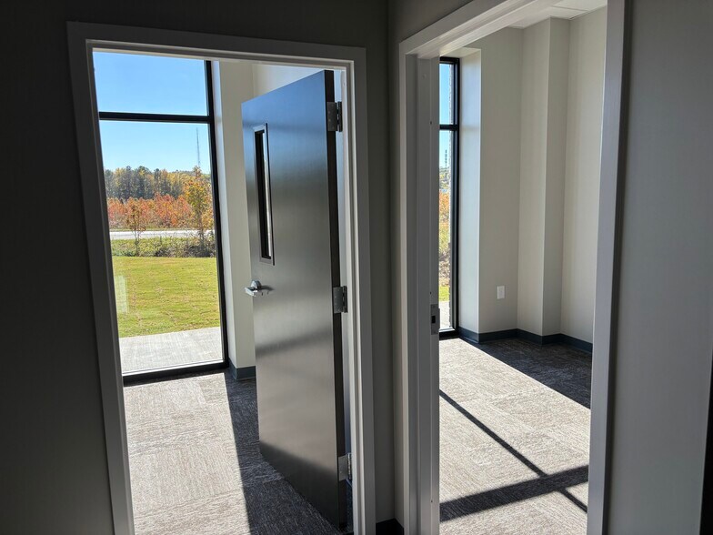 More Photos Of Cass White Rd NE, Cartersville Warehouse For Lease