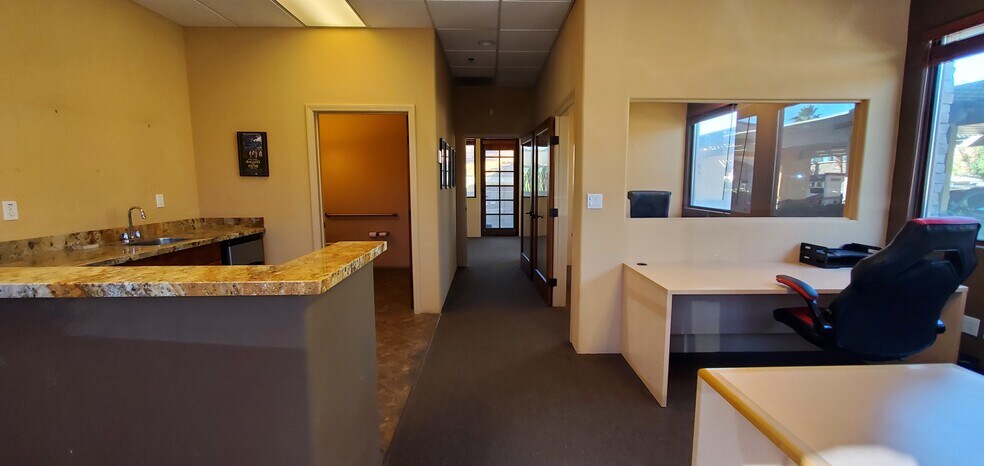 More Photos Of 71780 San Jacinto Dr, Rancho Mirage Medical For Lease