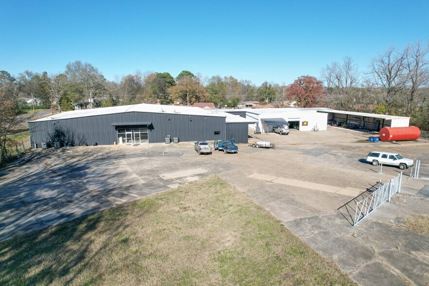 Primary Photo Of 8100 Colonel Glenn Rd, Little Rock Warehouse For Sale