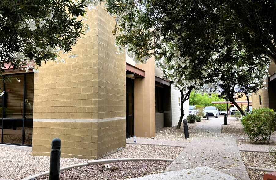 More Photos Of 80 N McClintock Dr, Chandler Medical For Sale