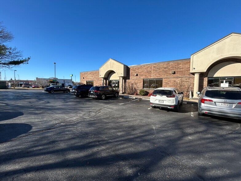 Primary Photo Of 1230 E Kingsley St, Springfield Medical For Lease