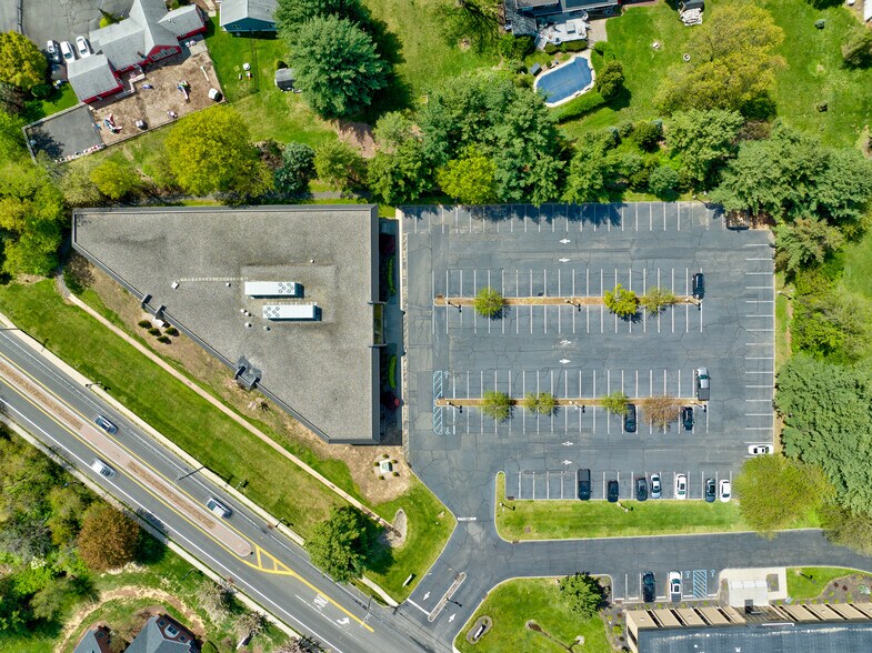 More Photos Of 67 Mountain Blvd, Warren Office For Lease