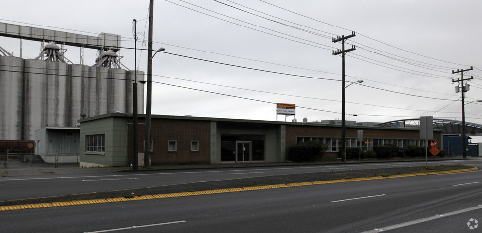 Primary Photo Of 945 Elliott Ave W, Seattle Medical For Lease