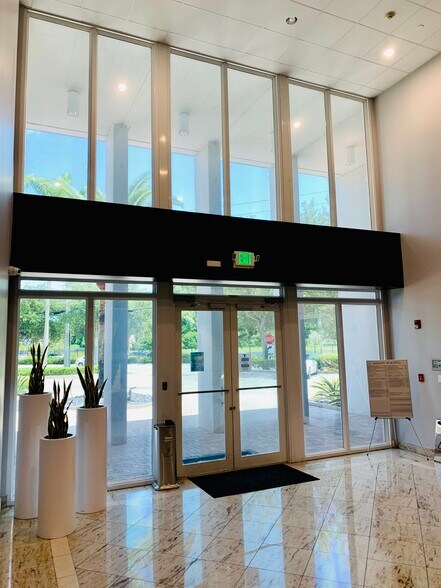 More Photos Of 10305 NW 41st St, Doral Office For Sale