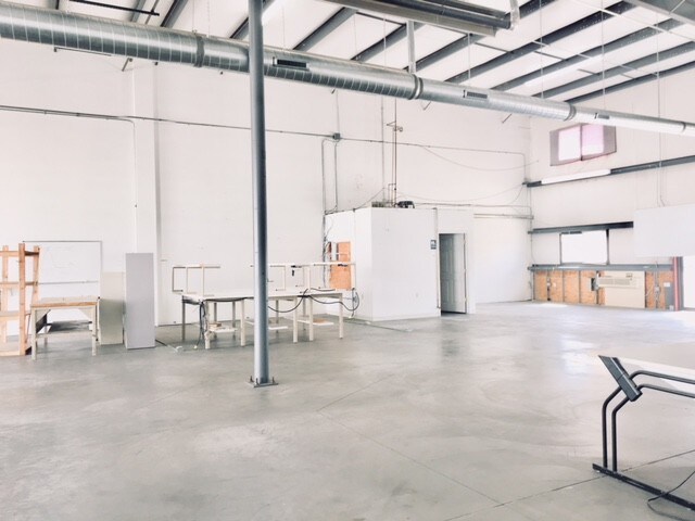 More Photos Of 332 Mountain View Dr, Johnstown Warehouse For Lease