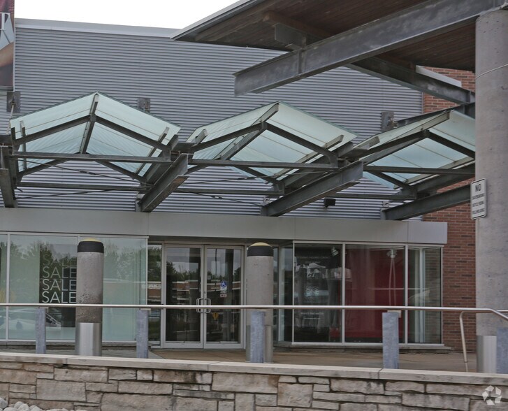 More Photos Of 7500 Lundy's Ln, Niagara Falls Freestanding For Lease