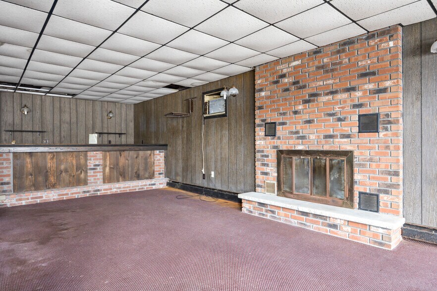 More Photos Of 165 Queechy Lake Dr, Canaan Hotel For Sale