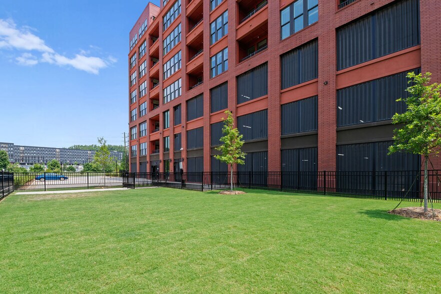 More Photos Of 300 E 36th St, Charlotte Apartments For Lease