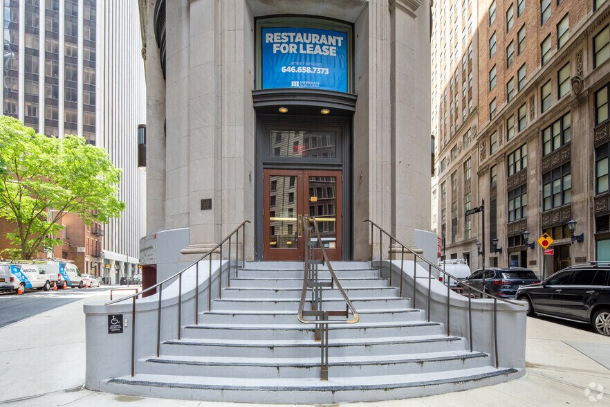 More Photos Of 1 Wall Street Ct, New York Apartments For Lease
