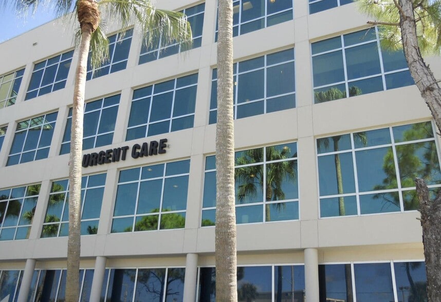 More Photos Of 1050 SE Monterey Rd, Stuart Medical For Lease