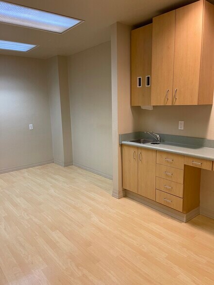 More Photos Of 2740 W Main St, Visalia Medical For Lease