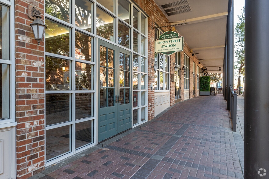 More Photos Of 201 SE 2nd Ave, Gainesville Office Residential For Sale